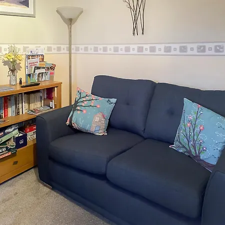 14 Elm Court, Elliott Park