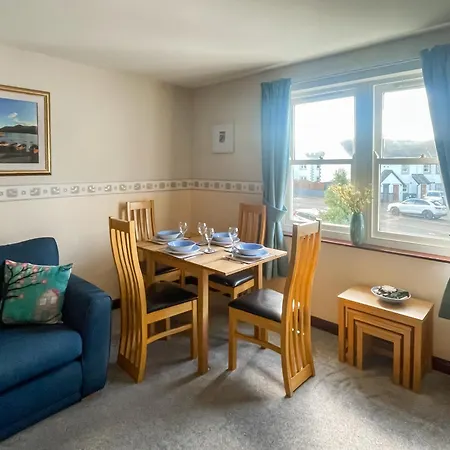 14 Elm Court, Elliott Park * Кесвик